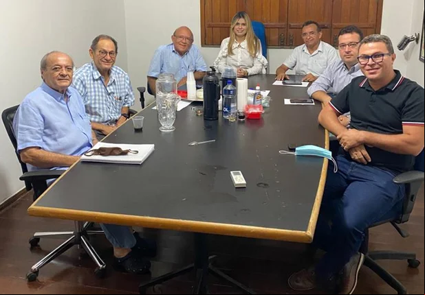 Sílvio Mendes recebe apoio de cinco vereadores para 2022