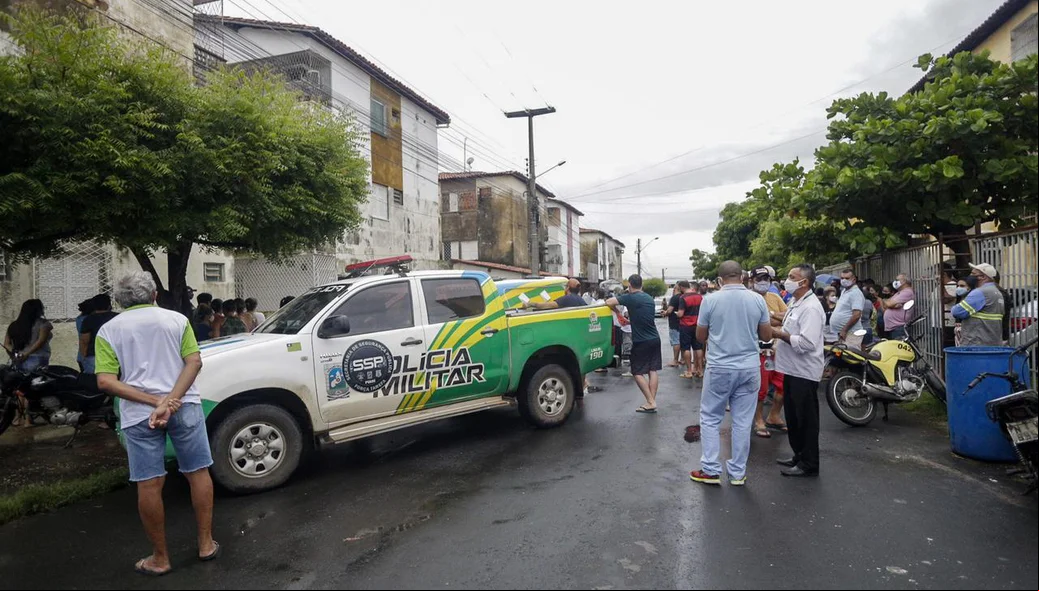 Polícia Militar isolou o local do crime