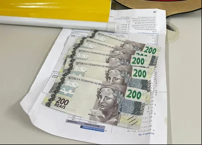 Notas falsas apreendidas com jovem em Teresina
