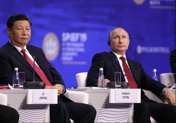Os presidentes de China e Rússia, Xi Jinping e Vladimir Putin
