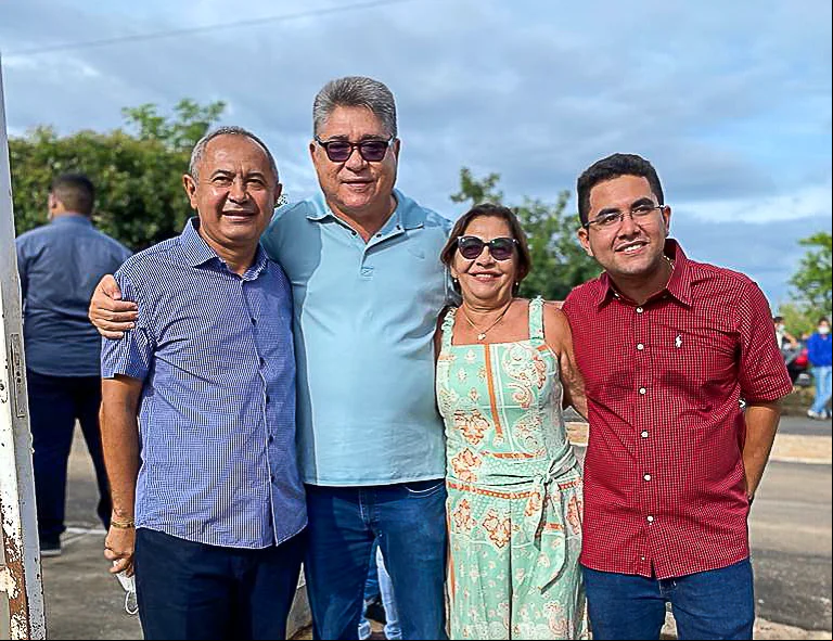 O deputado João Mádison visitou São Miguel do Fidalgo ao lado do prefeito Erimar