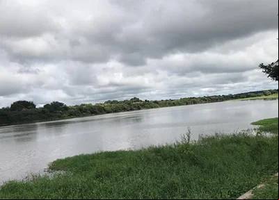 Rio Marataoan em Barras