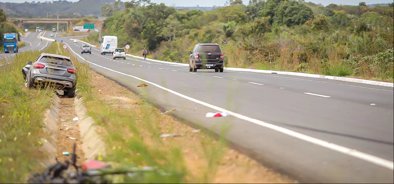 Carro de luxo envolvido no acidente