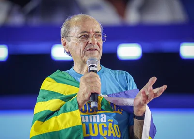 Sílvio Mendes discursando