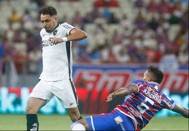 Botafogo empata com o Fortaleza e perde a liderança do Brasileirão