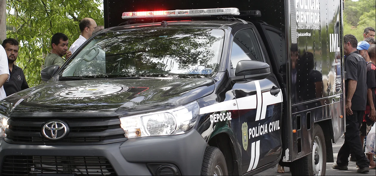 IML no local para a remoção do corpo