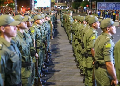 Policiais militares durante solenidade