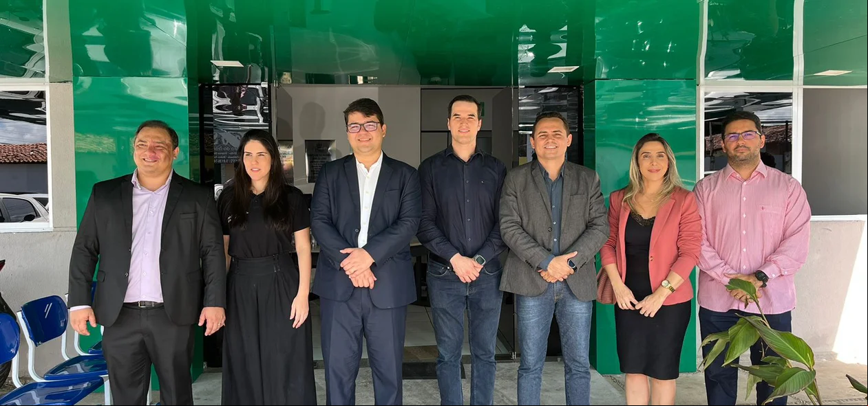 Autoridades da Polícia Civil do Piauí na sede do NARRF