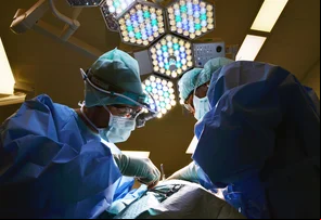 Com 635 mil médicos, Brasil sofre com má formação e desigualdade na distribuição