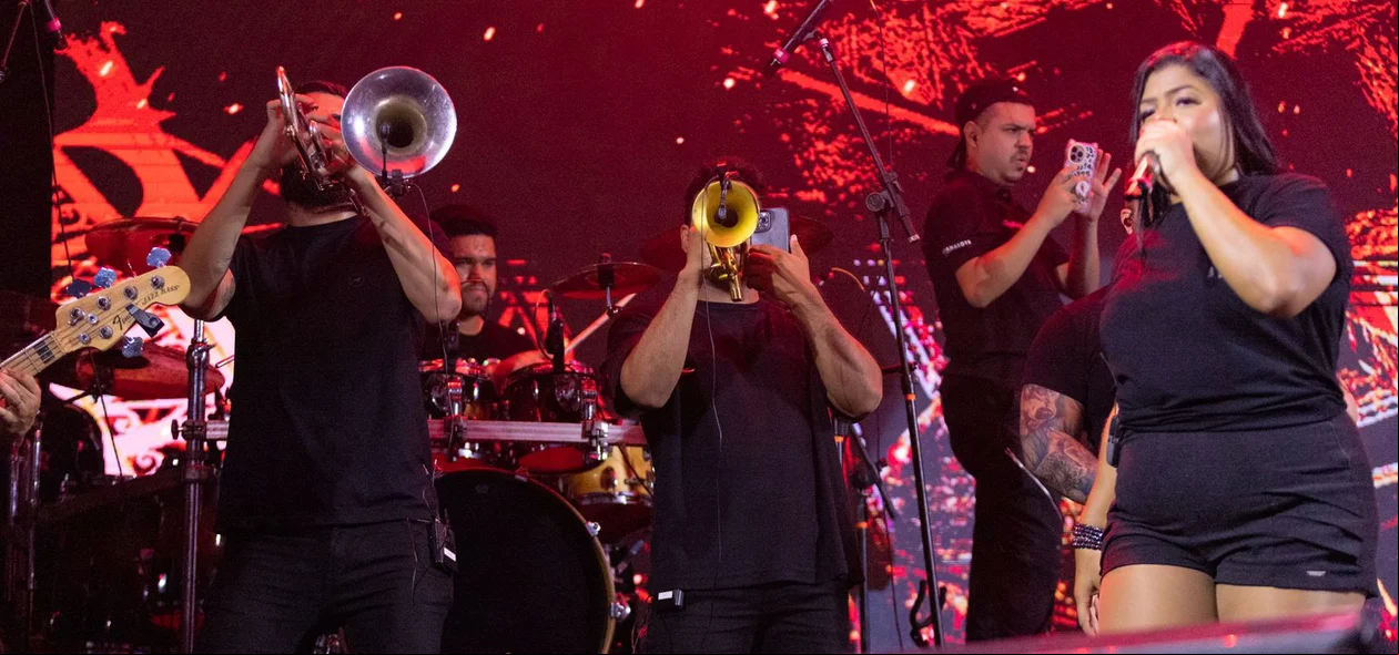 Músicos colocaram o público para cima