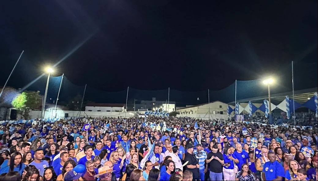 Evento contou com a presença de milhares de pessoas e líderes partidários e autoridades locais
