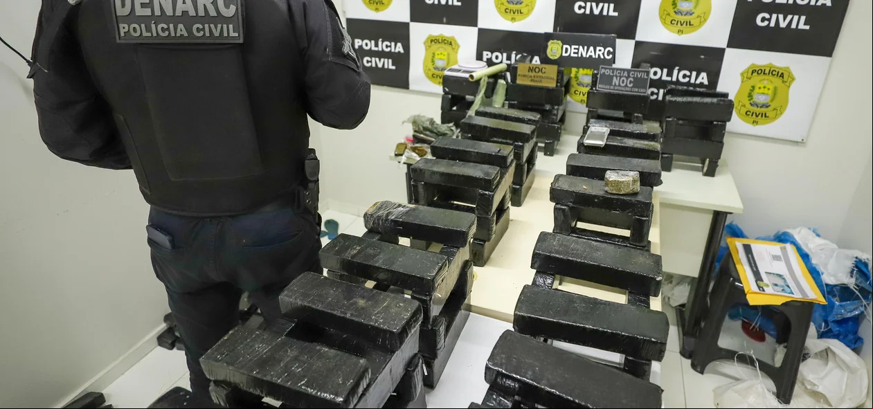 Policiais apreenderam 150kg de drogas
