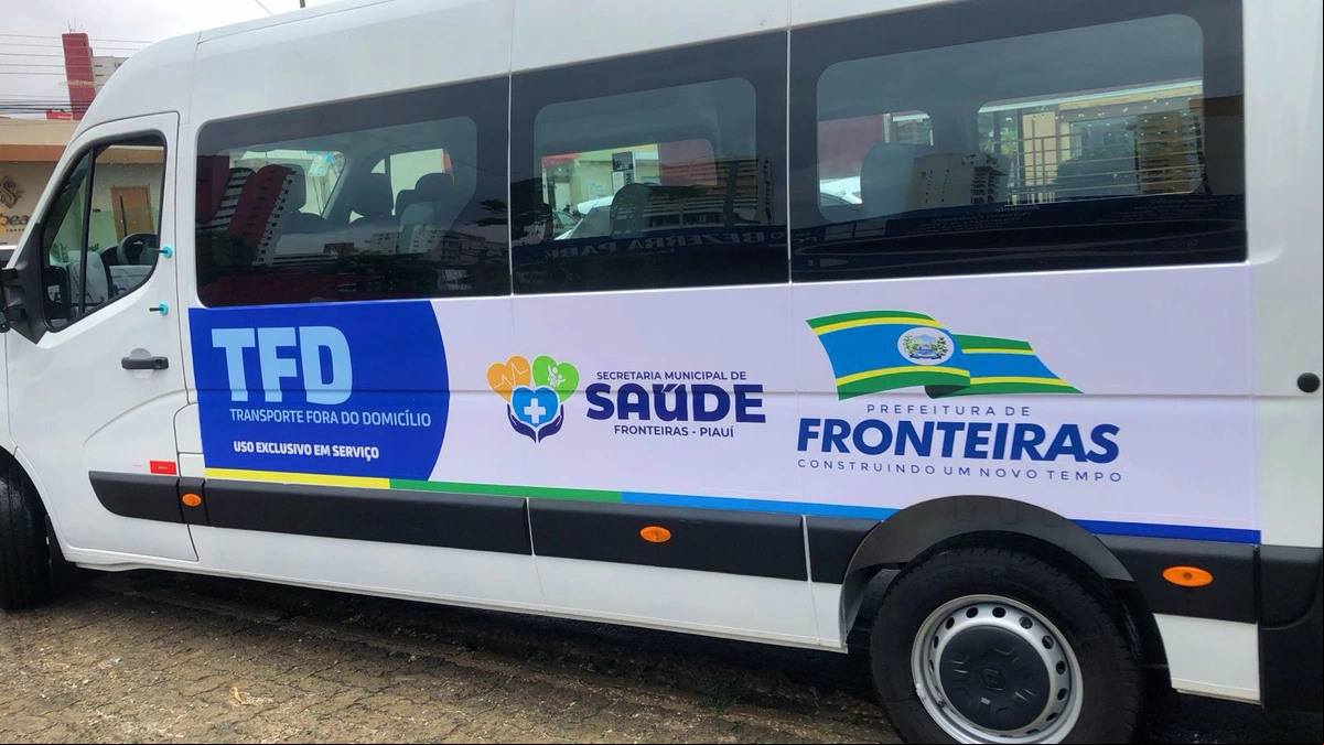 Van para a Prefeitura de Fronteiras