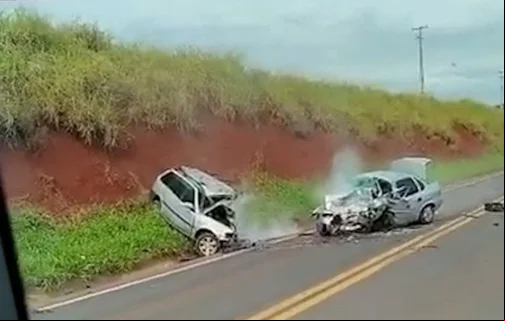 Colisão deixou duas pessoas mortas na rodovia PR 317