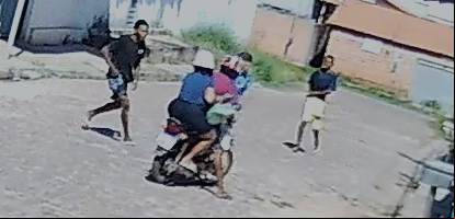 Polícia prende trio suspeito de roubar motocicleta na Vila João Reis em Timon