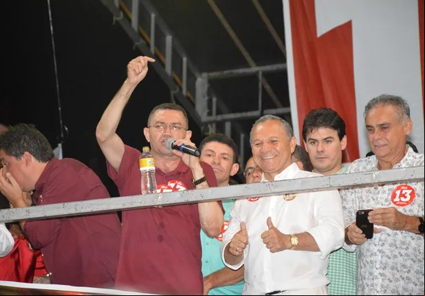Comício de encerramento de Padre Walmir reúne multidão em Picos
