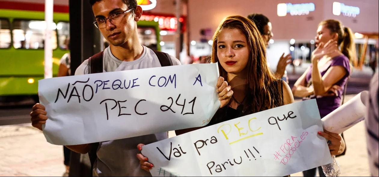 Estudantes contra o PEC 241 