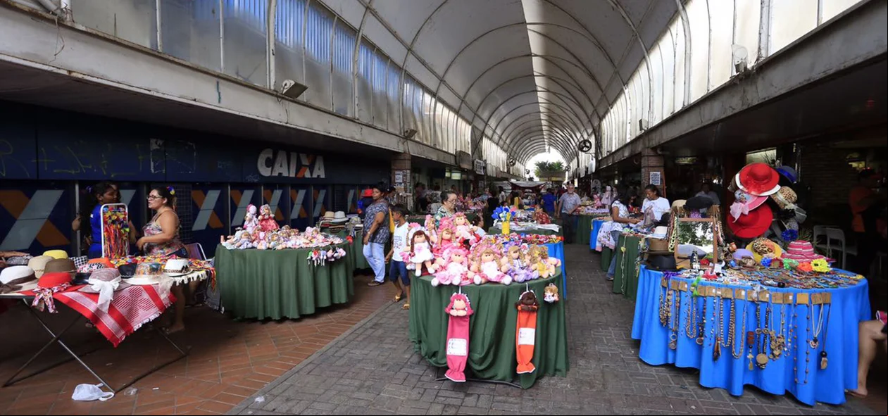 Feirinha na rua Climatizada 