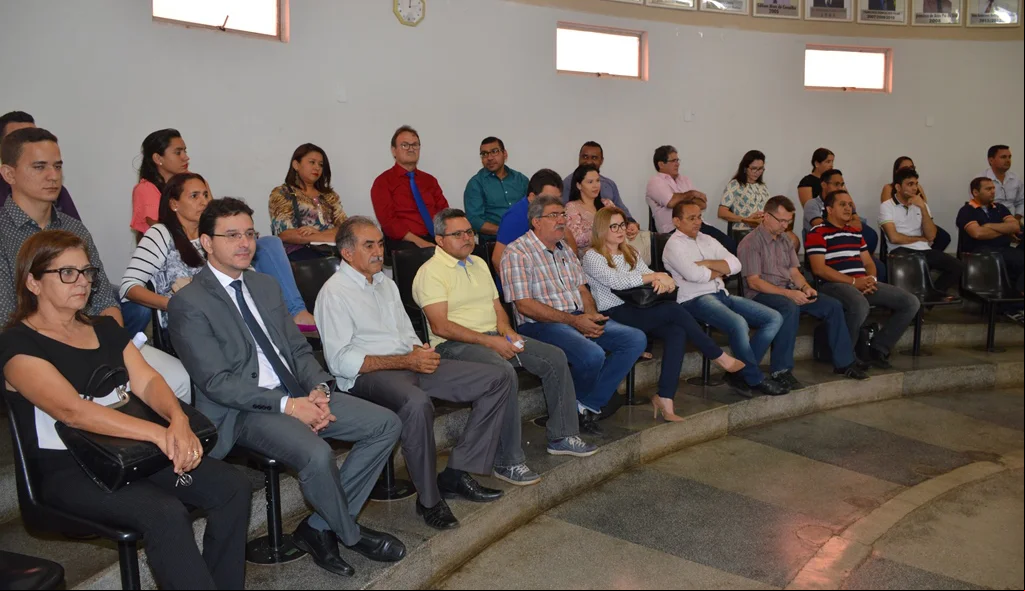 Gestores municipais prestigiam abertura do evento