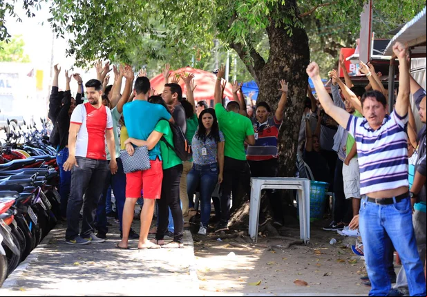 Trabalhadores e ex-trabalhadores da AlmaviVa fazem manifestação