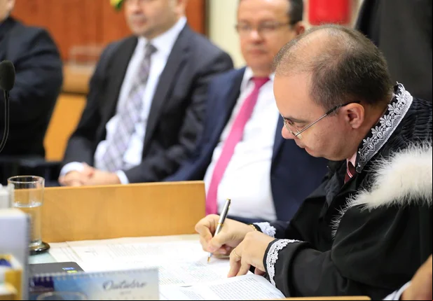 Daniel Santos Rocha Sobral toma posse como juiz federal do TRE-PI