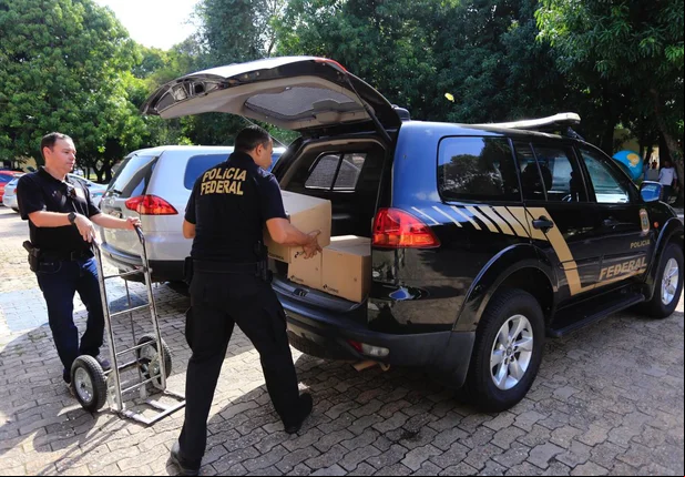 Polícia Federal cumpre mandado e apreende documentos na Uespi