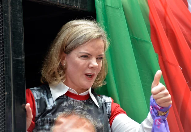 Gleisi Hoffmann discursa durante Ato das Mulheres pela Democracia em Defesa de Lula