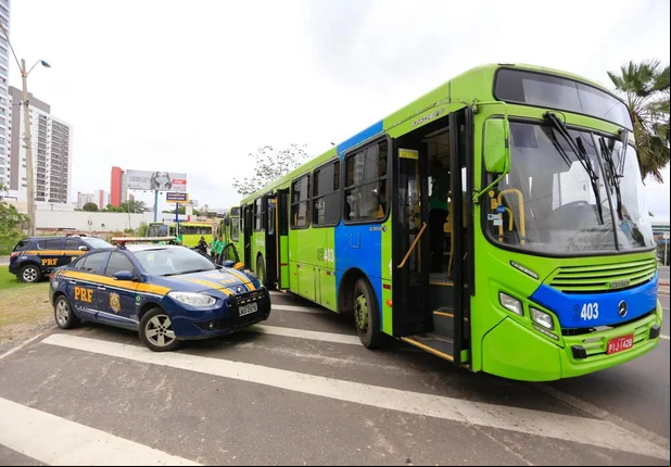 PRF apreende mais seis ônibus na zona leste de Teresina
