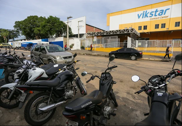 Problemas no trânsito próximo a Vikstar em Teresina 