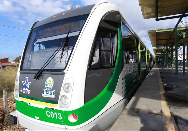 Viagem inaugural do novo VLT na cidade de Teresina