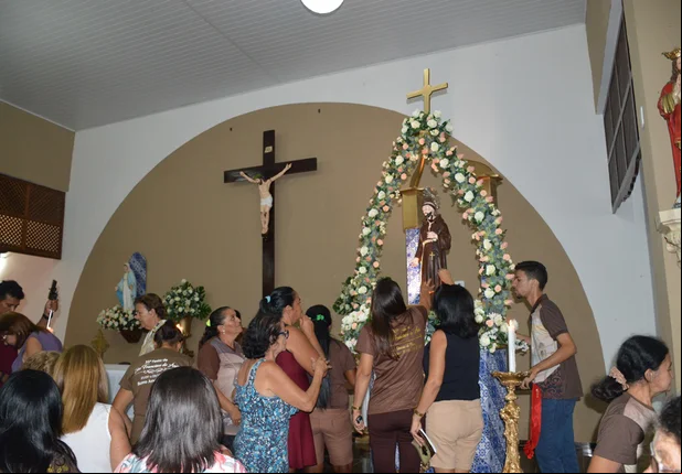 Fiéis celebram 36 anos de devoção a São Francisco de Assis