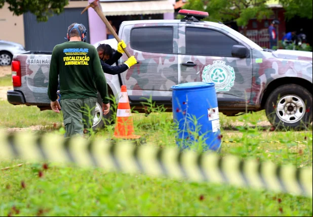 Semar isola terreno em Teresina após despejo de veneno
