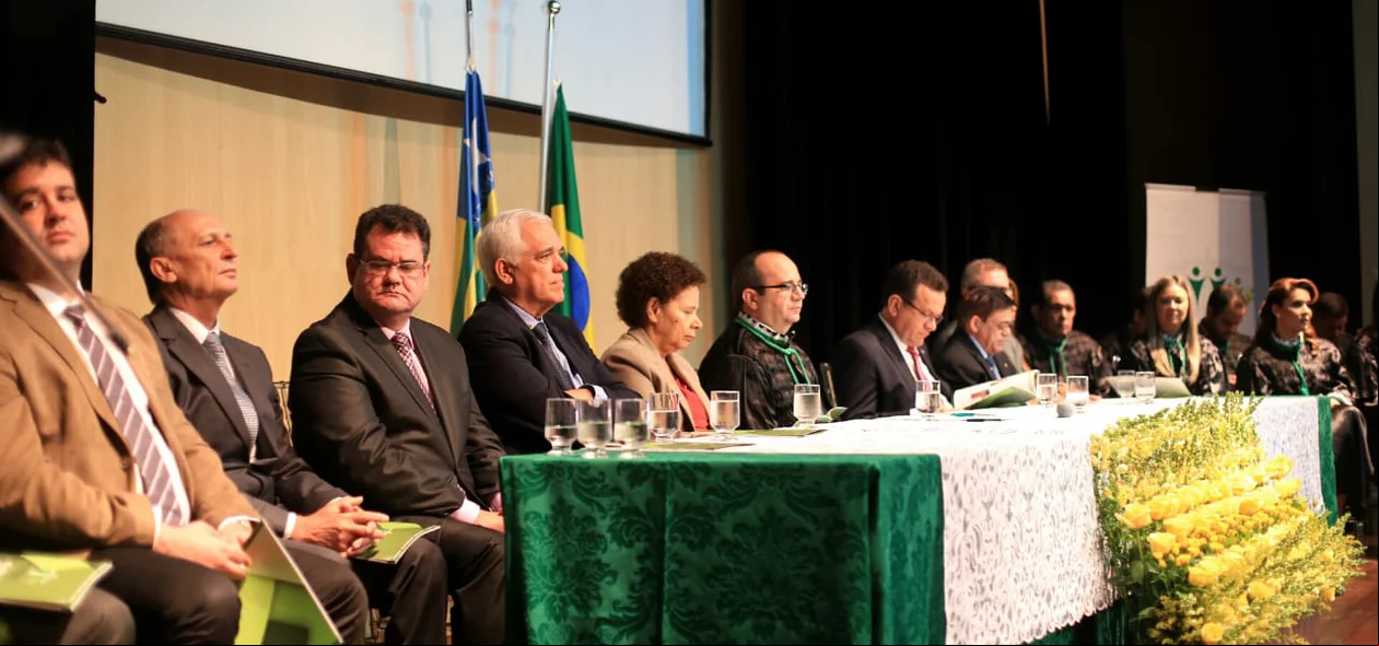 Solenidade aconteceu no Cine Teatro da Alepi