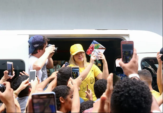 Cantora Marília Mendonça no Centro de Teresina