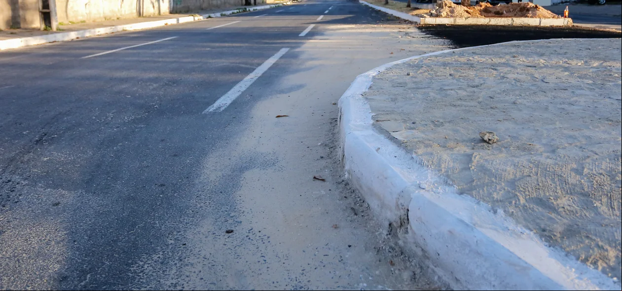 Rotatória na Zequinha Freire em Teresina