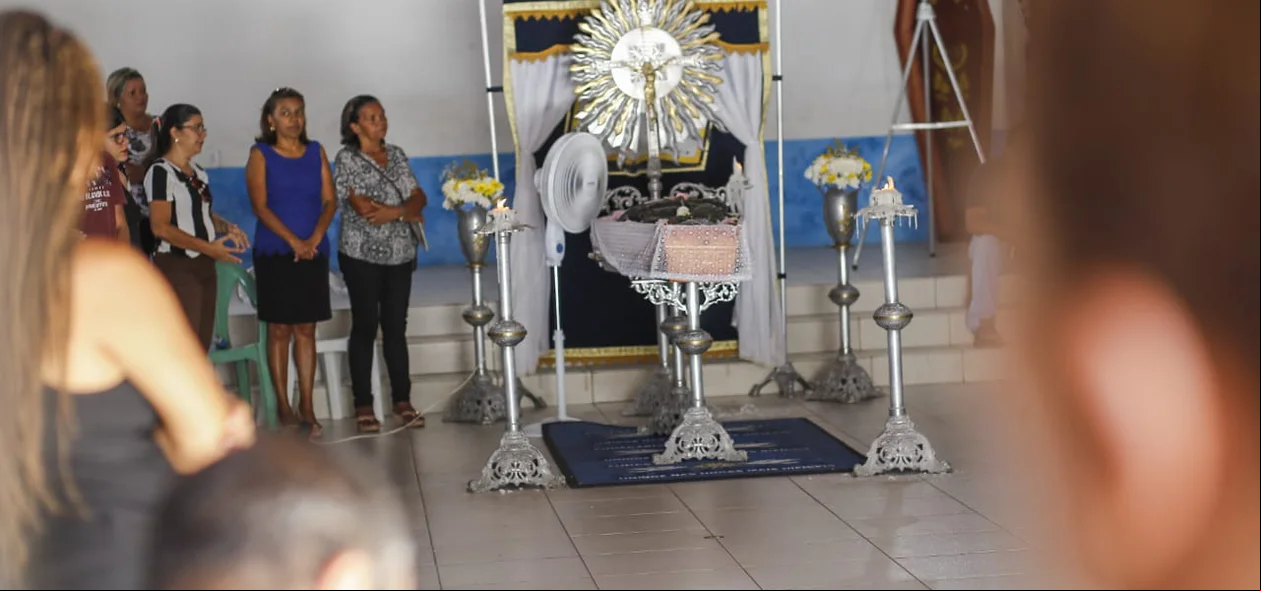 Amigos e familiares lamentam a morte do estudante