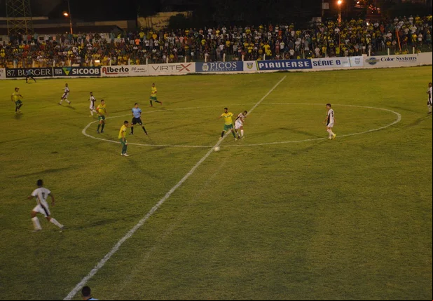 Picos derrota Timon na abertura do Campeonato Piauiense