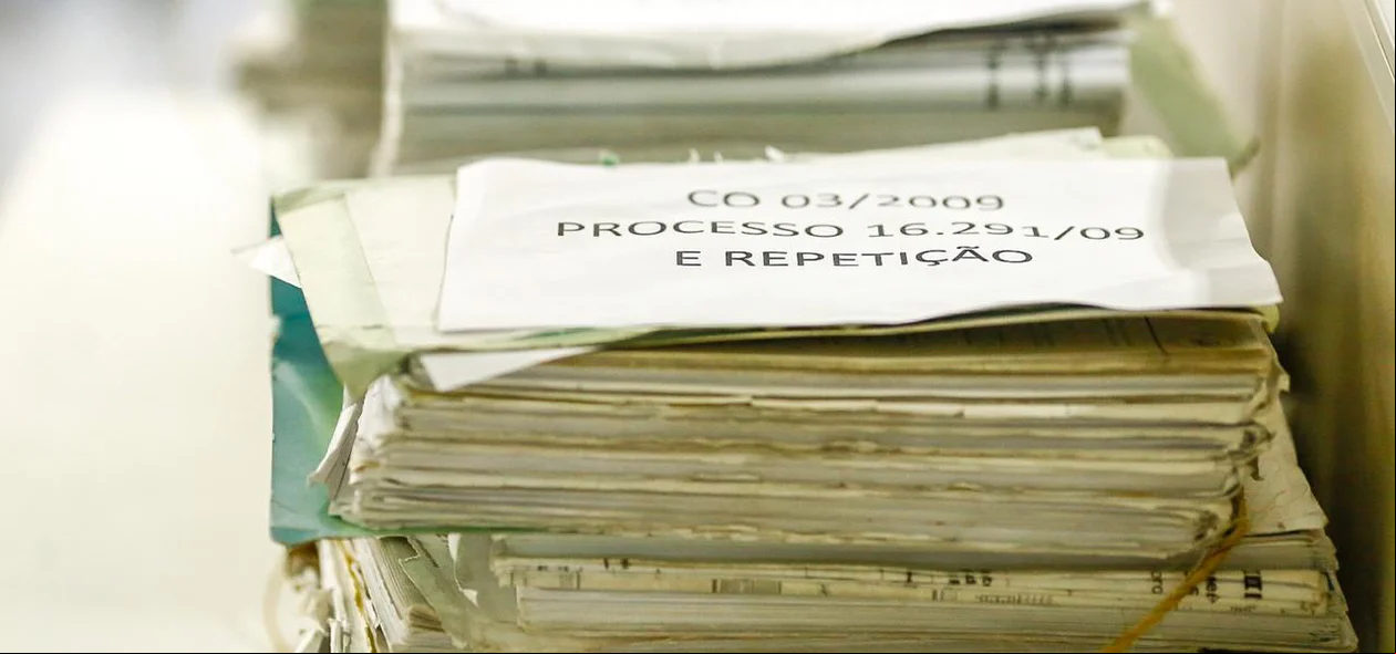 Documentos apreendidos na Seinfra