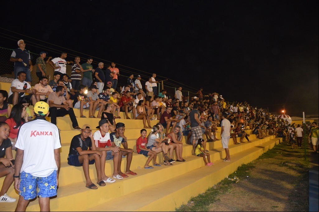 Torcida do Picos é acusada de homofobia