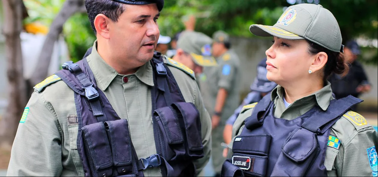 Tenente-coronel Galvão e tenente-coronel Joseline