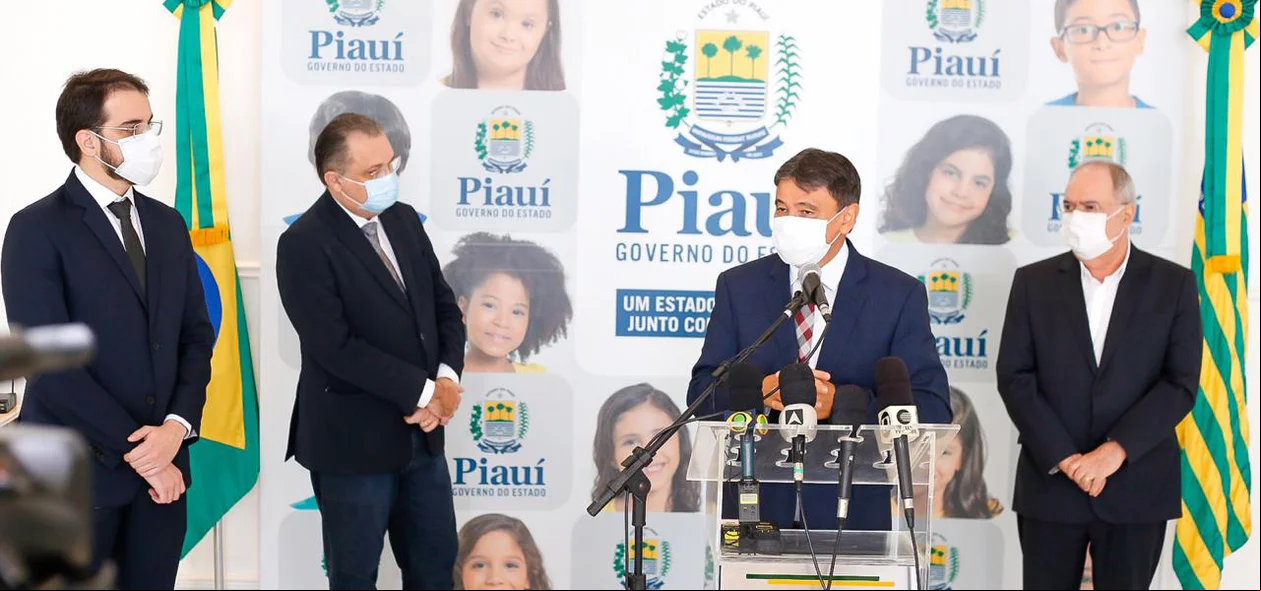 Coletiva realizada na manhã desta segunda-feira no Palácio de Karnak