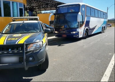 Ônibus apreendido pela PRF