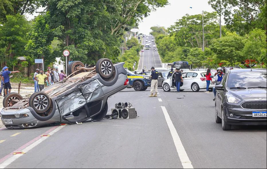 Acidente na Avenida João XXIII