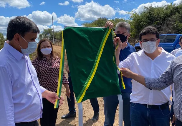 Deputado João Mádison e Wellington Dias inauguram obras em Curralinhos