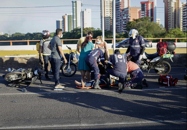 Acidente na ponte Jk deixa trânsito lento em Teresina