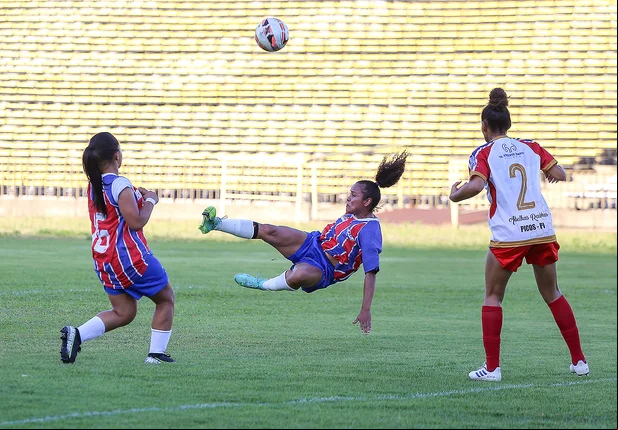 Piauí vence Abelhas Rainhas na estreia do Campeonato