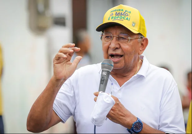 Prefeito Dr. Pessoa entrega asfaltamento de ruas no bairro Mafrense