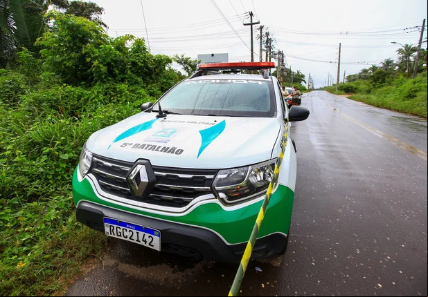 Jovem é morto com tiro na cabeça na Avenida Josué Moura Santos