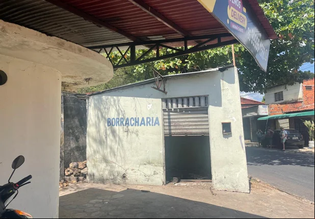 Corpo de mulher é encontrado em borracharia abandonada