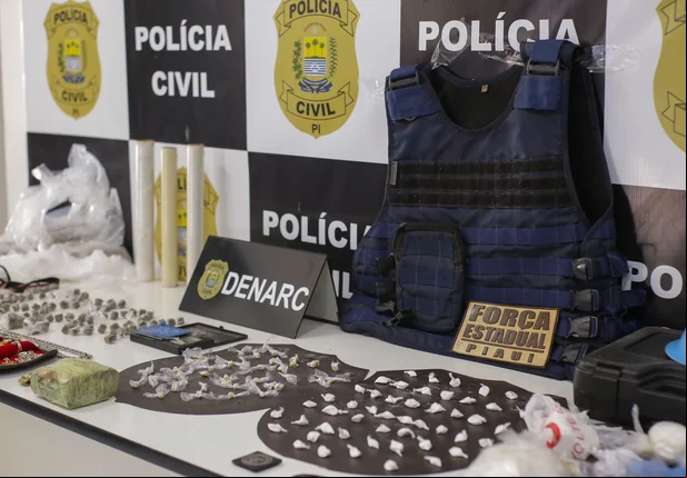 Operação deflagrada pelo DENARC resultou em cinco prisões